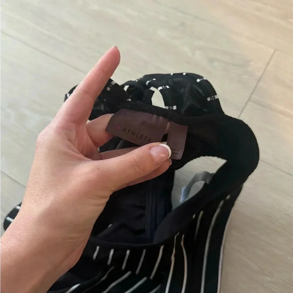 [Athleta] Transcendence Criss Cross Sports Bra - Picture 7 of 7